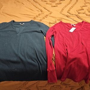 Maurices Green And Red Long Sleeve Tops